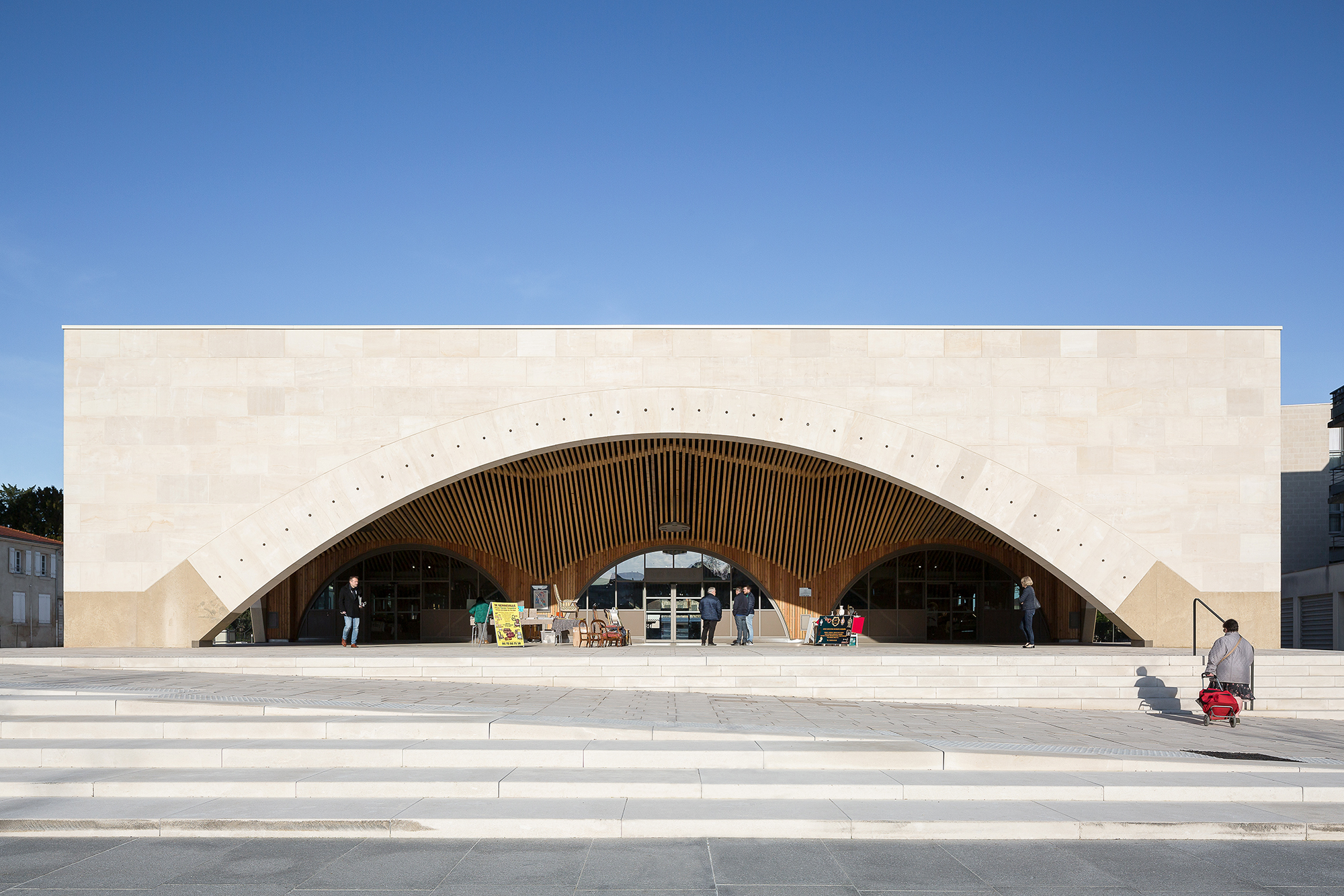 Saint-Dizier Market Hall by Studiolada with its stone catenary arches